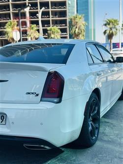 كرايسلر 300